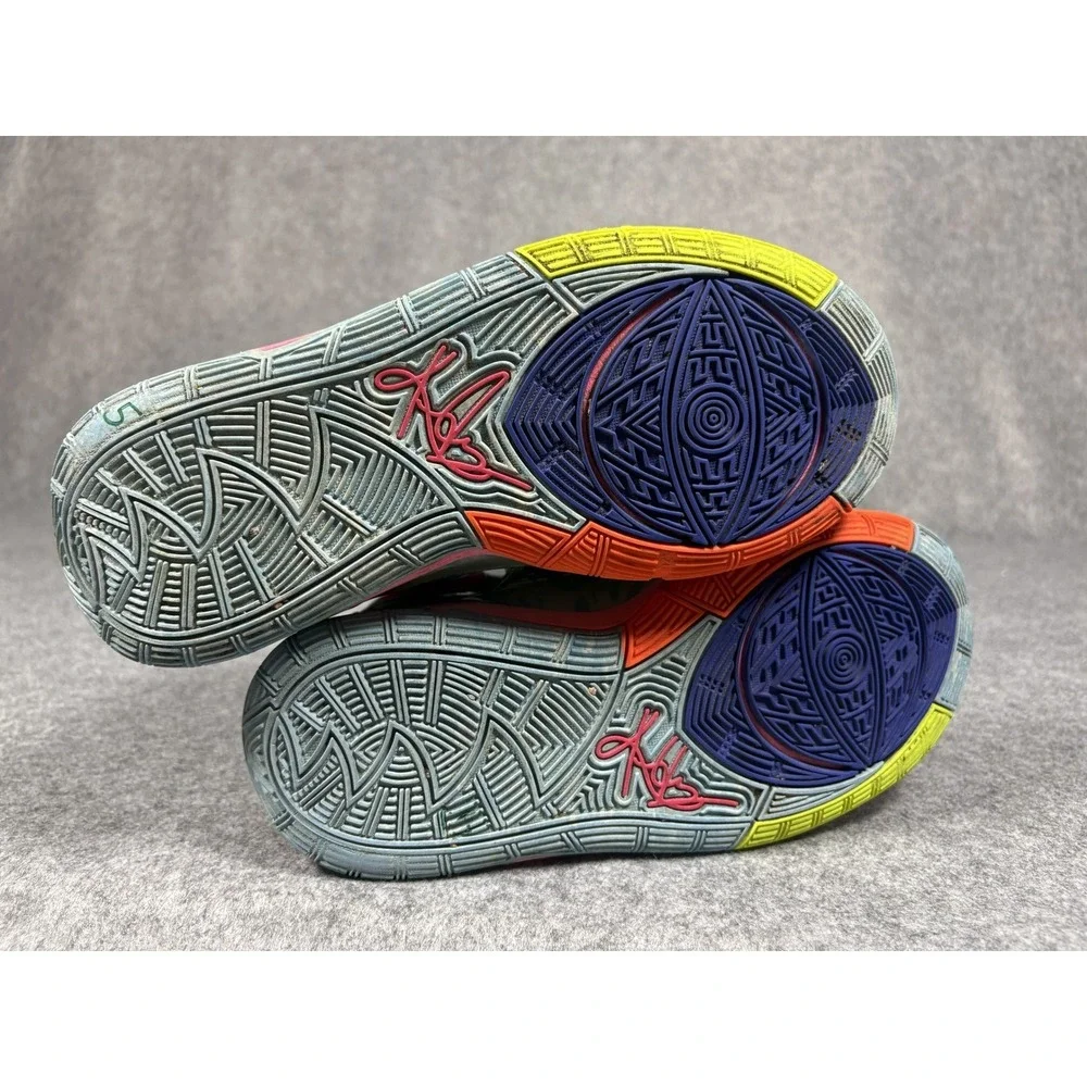 Nike‎ Kyrie 6 Heal the World Basketball Shoes 6Y Blue Pink Mid Top Sneaker